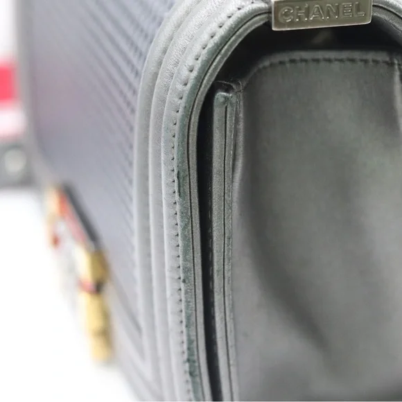 CHANEL‎ Rare Metallic Silver Cube Embossed Small Boy Bag, Silver Hardware 2014 - Picture 9 of 17